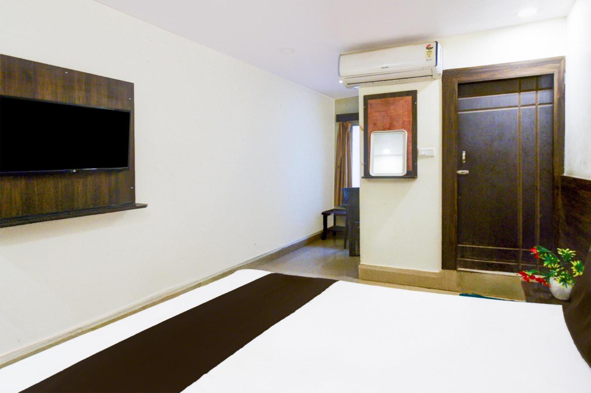Hotel O Asian Residency Hyderabad Exterior foto